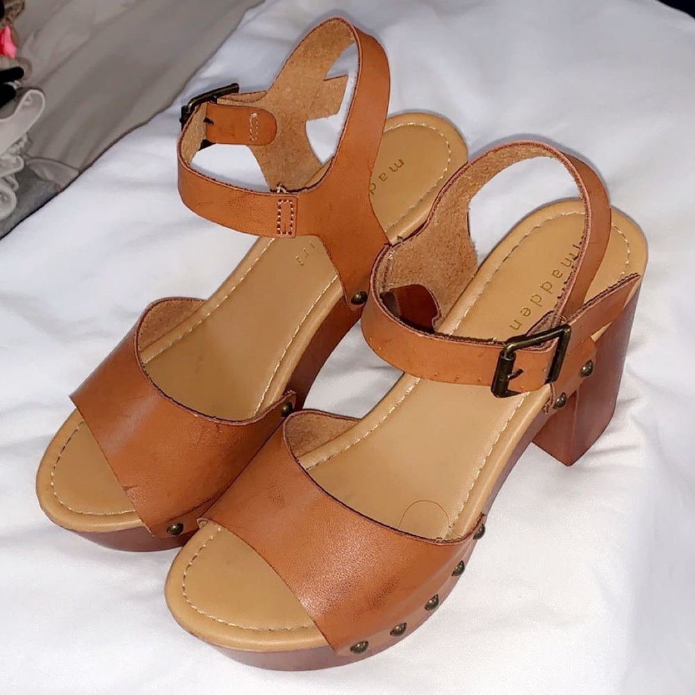 LIKE NEW Steve Madden vintage style heels sandal